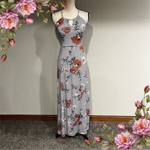 Sleeveless halter floral maxi dress